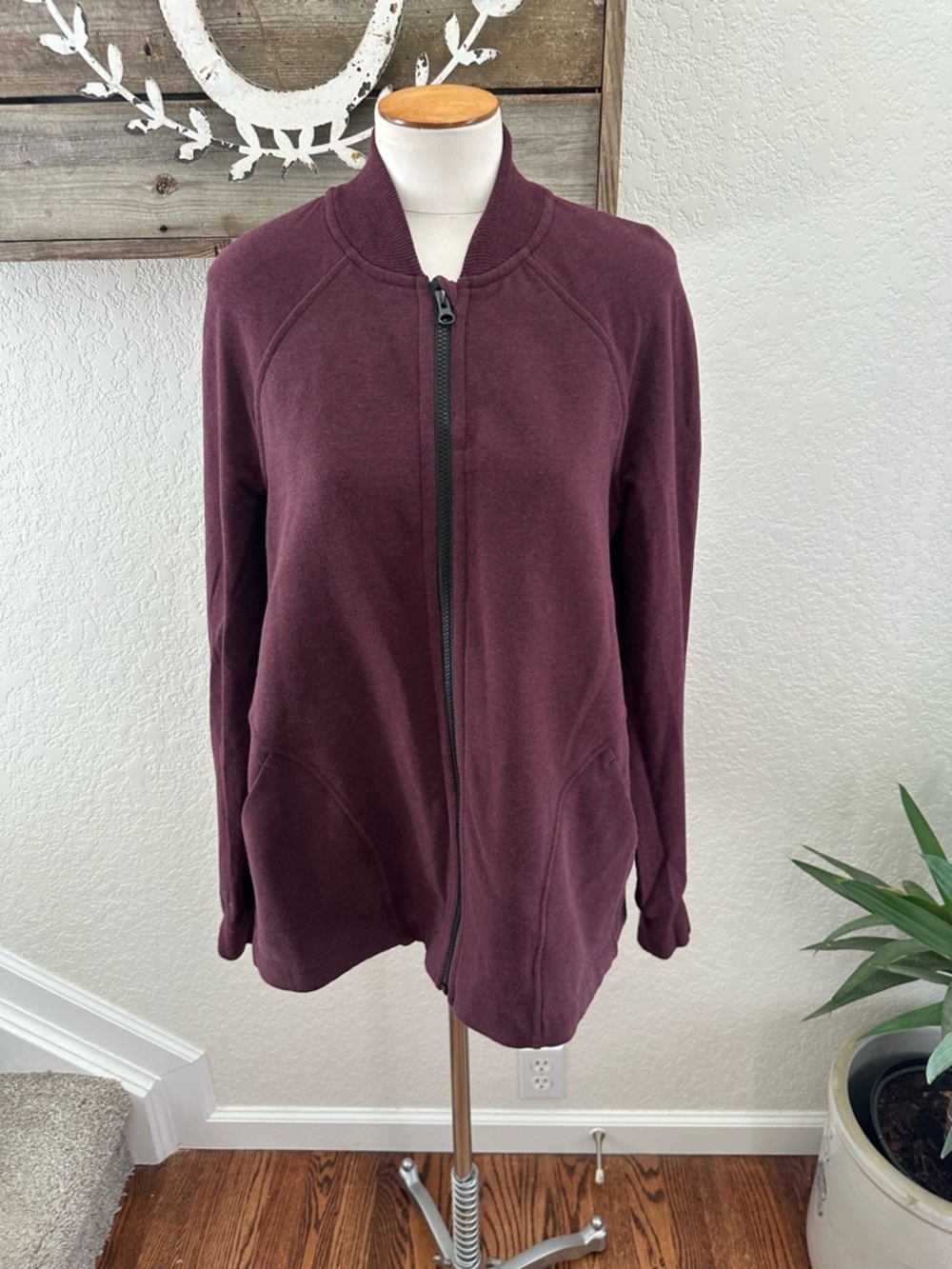 Lululemon Pleat to Street Women's Maroon Zip-Up Jacket size‎ 8